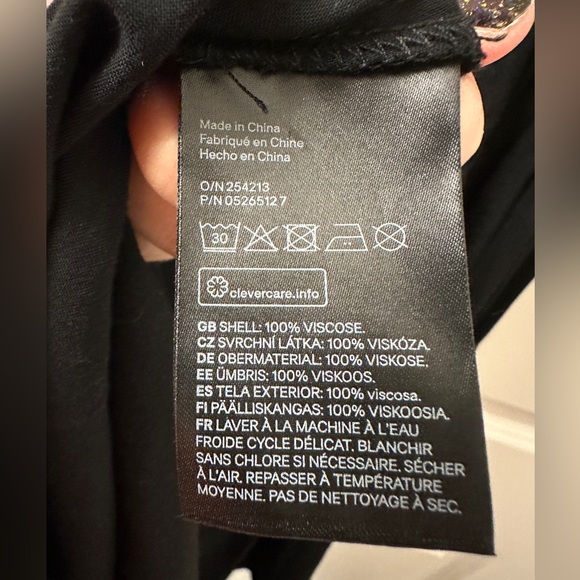 [H&M] 👗 Ruffle Mini Dress - Picture 4 of 5